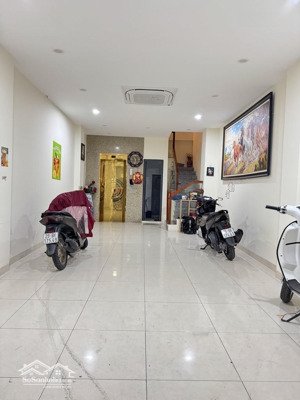 cần bán gấp minh khai phân lô vip ô tô tránh vỉa hè rộng nhà thang máy nội thất