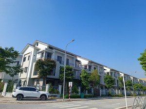 biệt thự sl 180m2 sẵn sổ đỏ bàn giao ngay trong kđt centa vsip bắc ninh giá đáy thị trường