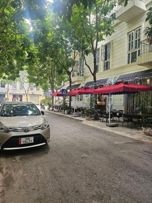 bán liền kề sát đường đôi - mở cửa là kinh doanh - vị trí vàng hiếm có! chủ cần bán, cô hội vàng