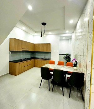 bán nhà tân bình ngay chợ phạm văn bạch giáp tân phú & gò vấp full nội thất chỉ 4.75 tỷ