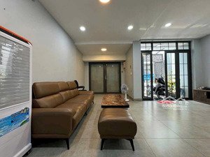 bán nhà mặt tiền 2lầu đường lê tự tài , p5 , quận phú nhuận.