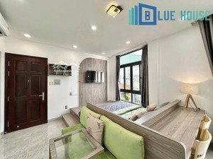 căn hộ đầy đủ nội thất hiện đại máy giặt riêng cách mạng tháng tám quận 3 gần vòng xoay dân chủ