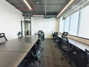 cho thuê văn phòng ngay sân bay quận tân bình, dt 200m2 full nội thất 40 nviên, giá thuê 40tr/th