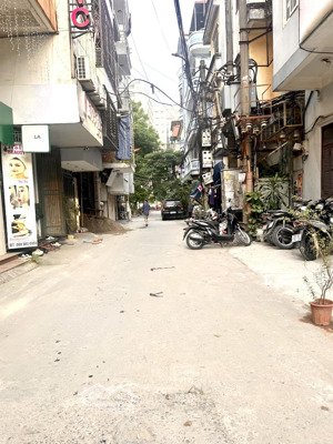 bán gấp-nhà riêng ba đình-40m, 6 tầng-thang máy-lô góc-ngõ thông-giá tốt nhất khu.