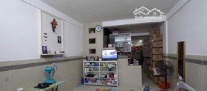 nhà hẻm nhựa xe hơi vào nhà nhà đang cho thuê tương lai sinh lời giá trị cao trường chinh-tân bình