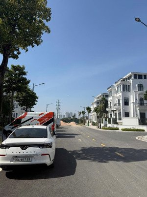 bán gấp liền kề louis city hoàng mai giá 280tr/m2 cả nhà và đất 