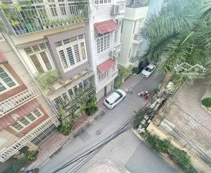 bán đất tặng nhà 4t tại đường bưởi - ba đình - dt 140m2, sổ a4, gần chợ bưởi, xây chdv tuyệt đẹp