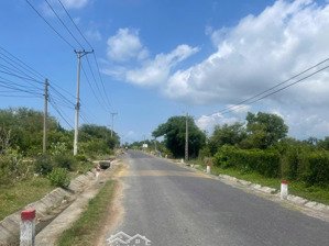 300m2 đất full thổ cư mặt tiền đường nguyễn huệ, tu bông - kkt vân phong giá rẻ nhất thị trường