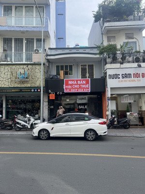 cần cho thuê nhà 2 mặt tiền 173 huỳnh văn bánh p12 quận phú nhuận
