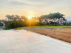 bán lô đất đẹp hòa sơn mặt tiền 13m, 200m2, giá hơn 2 tỷ