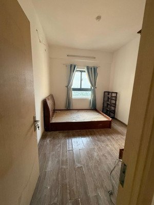 cho thuê 40m2/1pn 1wc có 1 giường, tủ đồ, rèm 5,5tr/tháng - ở liền nhà sơn mới