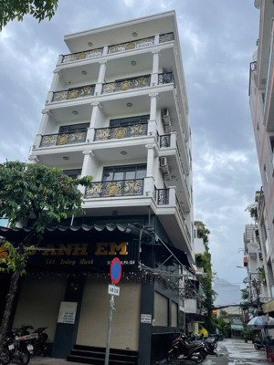 bán nhà căn góc số 1 đường 41, p6, q4. dt: 4x18m, giá: 27.9tỷ (3 lầu)