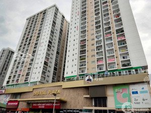 chính chủ bán căn hộ oriental plaza, 77m2, 2pn, 2wc, giá 3.95 tỷ, bao sổ, lh: 