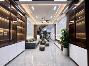 bán nhà lạc long quân, 10m ô tô, lô góc, thoáng sáng, nội thất xịn sò, 41m2, 10.8 tỷ.
