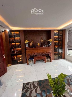 quang trung- 7 tầng thang máy- kinh doanh- giá 21 tỷ nhí. sổ sẵn. lh: 