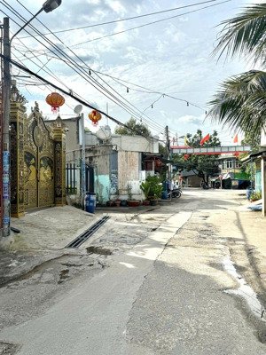 bán đất tặng dãy trọ gần ngay chợ dĩ an 1 vị trí vip dt 100m ngang5 giá 5ty3tl lh 