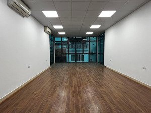 cho thuê văn phòng hoàng cầu mặt đường giá tốt chỉ 4,8 triệu/tháng