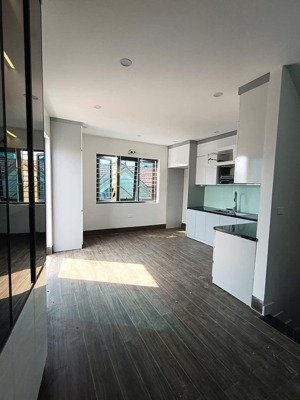 bán nhà ngõ 106 hoàng quốc việt ô tô tránh 7 tầng thang máy 56m2 giá 18tỷ9