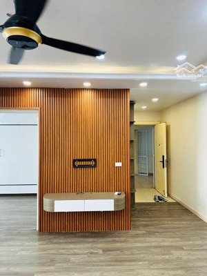 hiếm chung cư lô góc 81m² 2pn ,full nội thất , giá nhỉnh 4 tỷ gần mỹ đình