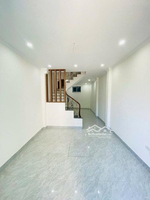 nhà tân triều- triều khúc gần ô tô, ngõ to ba gác đi thông tứ phía, ra ô tô chỉ 5m, nhà đẹp ở ngay