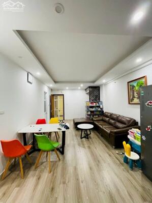 Bán chung cư Quân Đội Thạch Bàn-Long Biên-70m 2n2wc tầng cao-sẵn sổ đỏ-giá bán 4.55 tỷ (thương lượng)