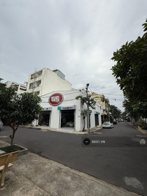 bán nhà căn góc hẻm 12m 1/2 văn cao, quận tân phú - 12x17 - 1 tầng - 22.5 tỷ. lh: 