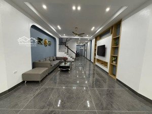 cho thuê nhà mới 8 phòng ngủ có thang máy trung tâm tp bắc ninh