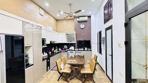 34 tỷ nhà phố trấn vũ, 130m2, 5 tầng mt6.8m, vài bước ra hồ trúc bạch, 10m ra ô tô trc nhà sân rộng