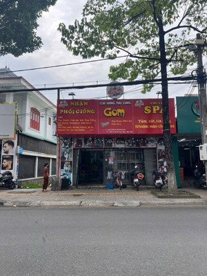 góc độc quyền 2 mặt tiền đường 4 trương định. vị trí hiếm góc như này bán diện tích 6,5x32m