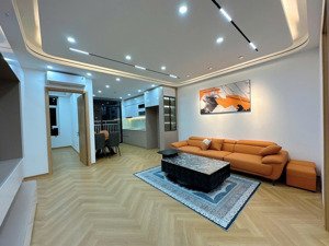 chính chủ bán căn hộ chung cư tòa c18 lạc long quân, dt 101m2, 3 phòng ngủ, tầng đẹp, view hồ tây