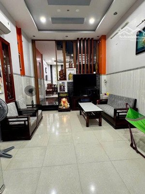 nhà phố mặt tiền đường nguyễn công trứ gần chợ đầm gần biển ngang 7,5m chỉ 17 tỷ/ 