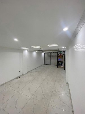 chu thuê mặt bằng tầng 1 tại 112 trung liệt