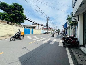 nhà mặt tiền linh trung trung tâm thủ đức gần chợ linh trung đường 15m thuận tiện kinh doanh chdv!