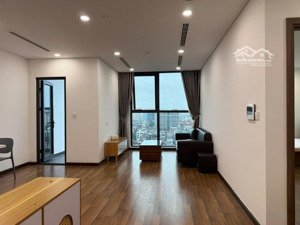 chính chủ gửi bán căn 2pn 85m full nội thất tầng trung hướng đẹp view vĩnh viễn dự án mipec