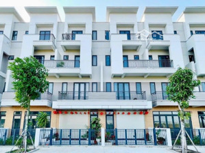 cần bán gấp shophouse centa diamond vsip trục thông kinh doanh đỉnh