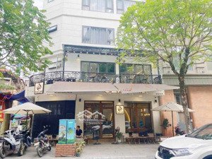 cho thuê nhà mặt phố hàng than ngay ngã 5 mặt phố lô góc, giao thông thuận lợi, vỉa hè to rộng đẹp