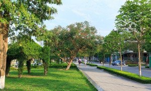 khu đô thị văn phú- dt: 102m2x 5 tầng gara ô tô,không gian đáng sống trong lành nhiều cây xanh.