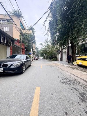 bán mảnh đất siêu vip mặt phố tư đình long biên,kinh doanh sầm uất,dt118m2,mt7.3m,giá 31.5 tỷ.