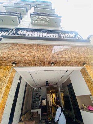 hiếm nhà nằm ngay lõi ngọc thuỵ, dân cư đông đúc dân trí cao với nhiều tiện ích xung quanh