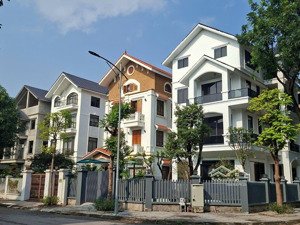 chính chủ bán nhà biệt thự tại phương viên, đường đại lộ thăng long, xã an khánh, hoài đức, hà nội