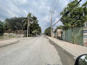 nhà mặt tiền đông thạnh 8 , dt 130m2 ( 5m x 26m) - 1/ lê văn khương vào 200m