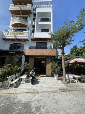 bán gấp nhà phố 2mặt tiền kdc phước kiển dt 92.5m2 xd 5tầng thiết kế thang máy full nt giá 13.5tỷ