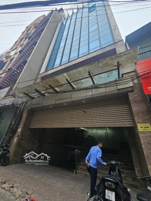 bán tòa vp phố đê la thành 330m2 8 tầng mt8.5m dòng tiền 300tr/th giá 140 tỷ