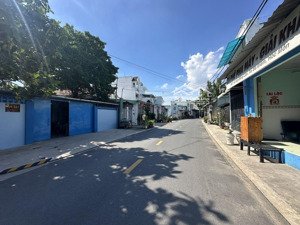 bán nhà full thổ cư mặt tiền kênh t2 bà điểm ngang 12 dài 28m, giá 9.3 tỷ thương lượng