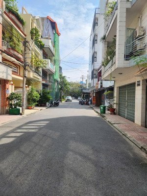 bán nhà hẻm nhựa xe tải 10m có lề, phan văn trị bt 6*14m (cn 82m2) sổ vuông a4 3t btct, nhỉnh 10tỷ