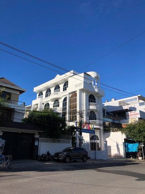 bán toà 4 tầng lô góc dã tượng - phường nha trang