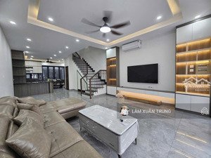 siêu phẩm nhà phố full nội thất đối diện trung tâm thương mại the cappella giá tốt nhất kv