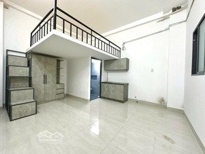 phòng gác lớn 30m2 mới cửa sổ thoáng, full nội thất gần nguyễn ảnh thủ, công viên phần mềm