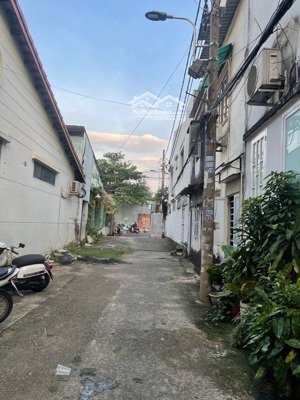 mặt tiền hẻm lớn bùi hữu nghĩa p2 bt, 40m2(4x10)3pn- xe tải tránh - full nội thất ở ngay,bán 8.75t