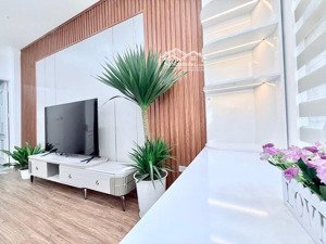 7 tầng thang máy - bề thế - nhà đẹp đón tết - full nội thất - vị trí đắc địa - xây chắc chắn